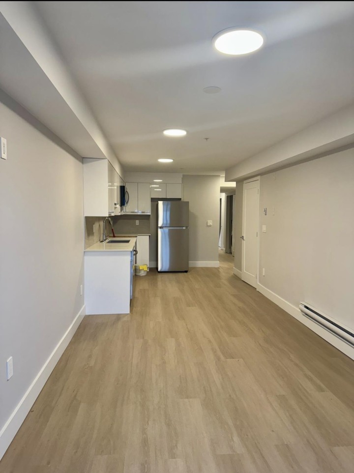 Photo 6 at 204 - 3050 Kingsway, Collingwood VE, Vancouver East