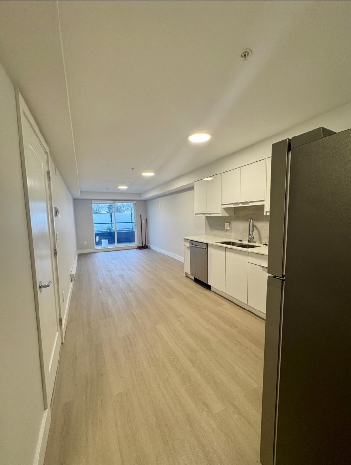 Photo 5 at 204 - 3050 Kingsway, Collingwood VE, Vancouver East