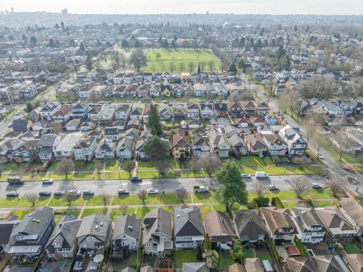 Photo 23 at 2638 Charles Street, Renfrew VE, Vancouver East