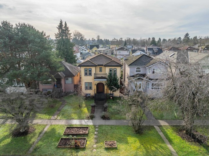 Photo 1 at 2638 Charles Street, Renfrew VE, Vancouver East