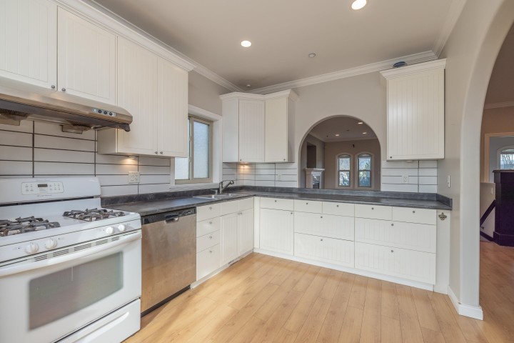 Photo 9 at 2638 Charles Street, Renfrew VE, Vancouver East