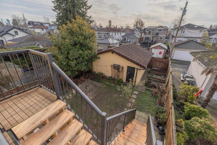 Photo 14 at 2638 Charles Street, Renfrew VE, Vancouver East