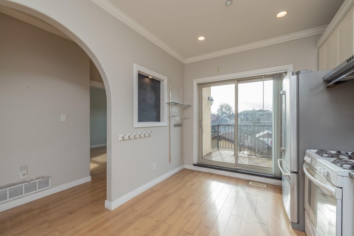 Photo 11 at 2638 Charles Street, Renfrew VE, Vancouver East