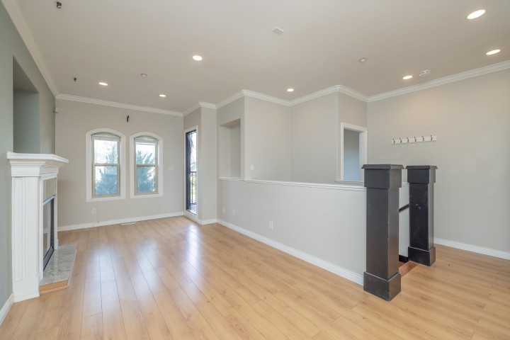 Photo 4 at 2638 Charles Street, Renfrew VE, Vancouver East