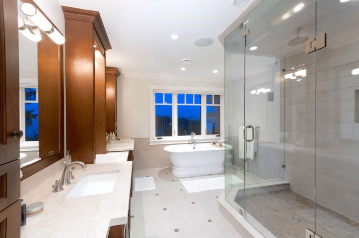 Photo 19 at 460 Westholme Road, West Bay, West Vancouver