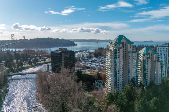 Photo 2 at 15B - 338 Taylor Way, Park Royal, West Vancouver