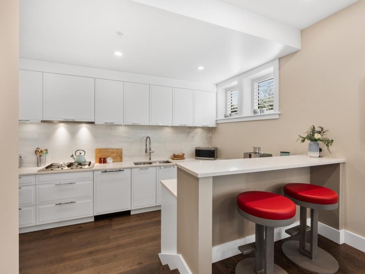 Photo 9 at 2898 Yukon Street, Mount Pleasant VW, Vancouver West