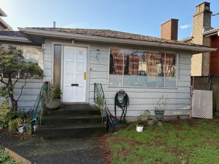 Photo 1 at 76 W 62nd Avenue, Marpole, Vancouver West