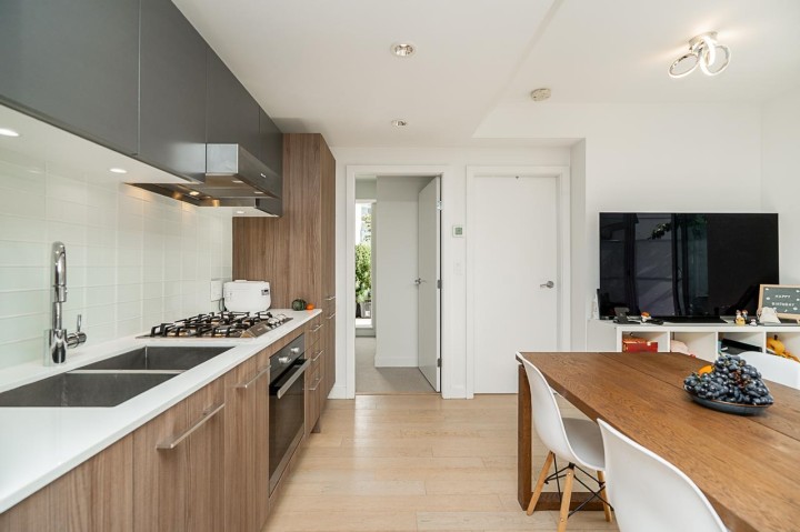 Photo 3 at 301 - 4638 Gladstone Street, Victoria VE, Vancouver East
