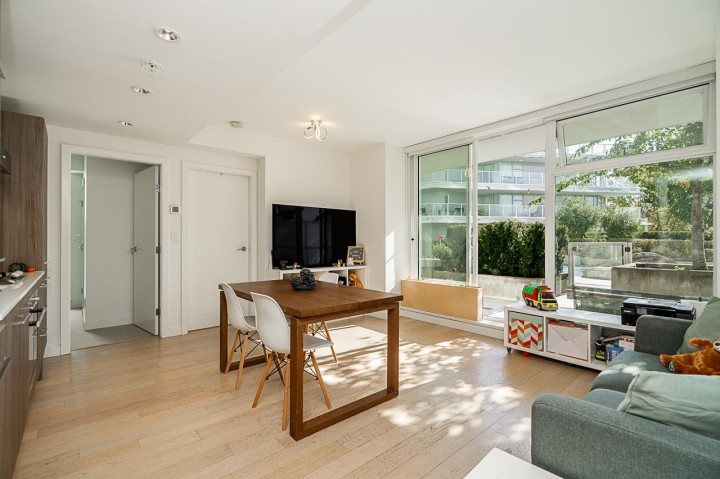 Photo 1 at 301 - 4638 Gladstone Street, Victoria VE, Vancouver East