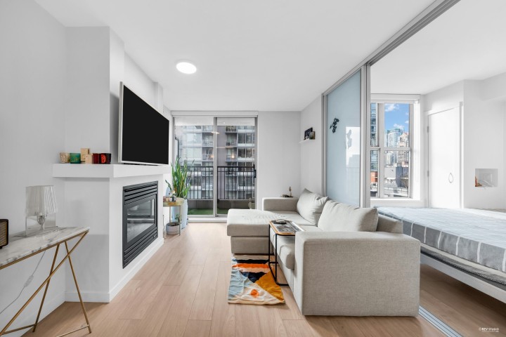 Photo 2 at 1001 - 989 Richards Street, Downtown VW, Vancouver West