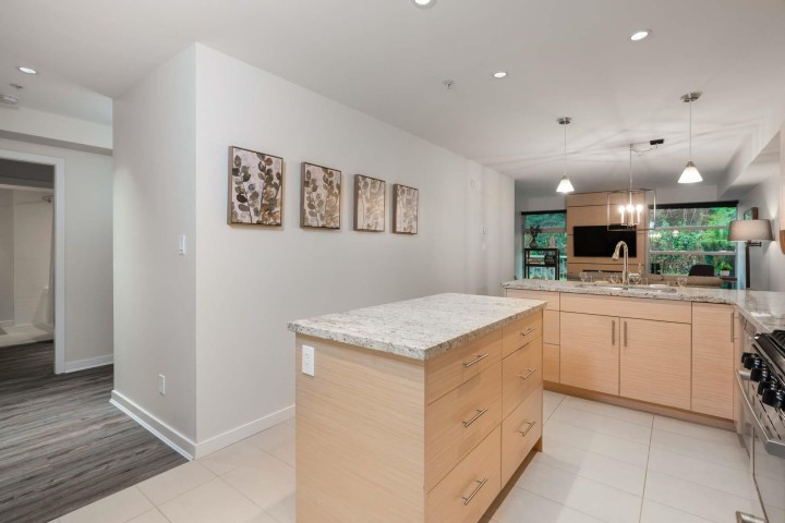 Photo 12 at 104 - 2832 Capilano Road, Capilano NV, North Vancouver