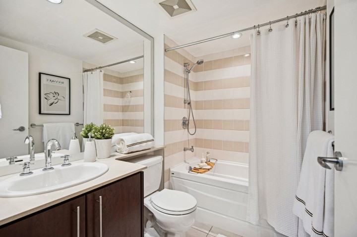 Photo 23 at 1705 - 550 Pacific Street, Yaletown, Vancouver West