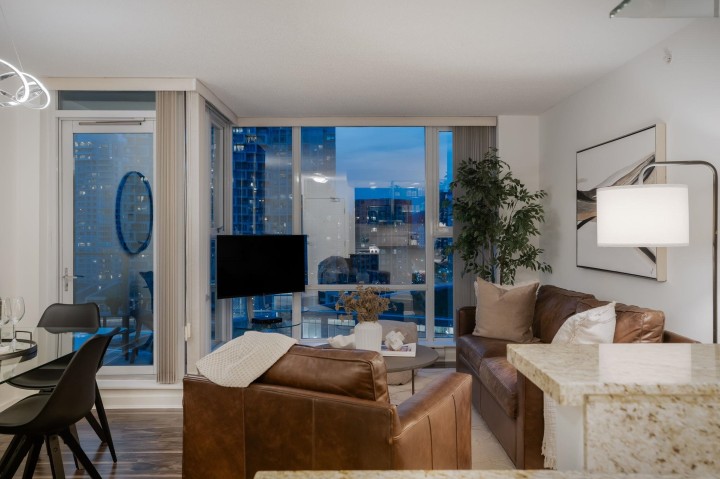 Photo 11 at 1705 - 550 Pacific Street, Yaletown, Vancouver West