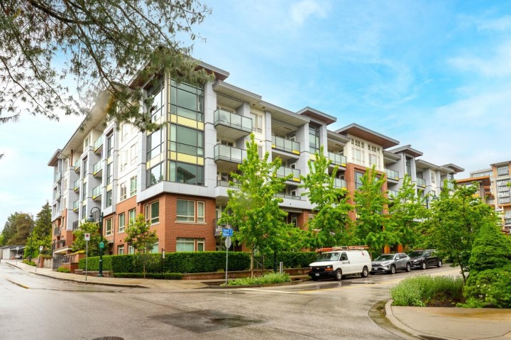 Photo 2 at 214 - 2651 Library Lane, Lynn Valley, North Vancouver