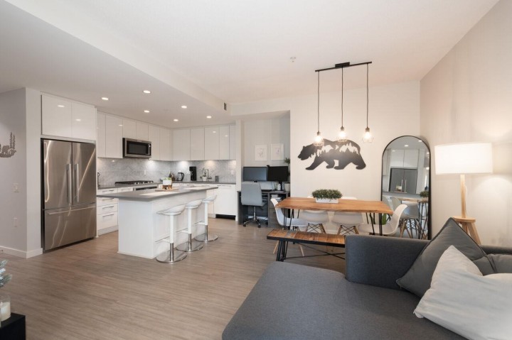 Photo 1 at 214 - 2651 Library Lane, Lynn Valley, North Vancouver