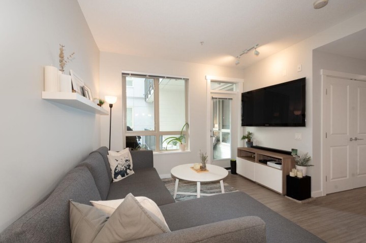 Photo 10 at 214 - 2651 Library Lane, Lynn Valley, North Vancouver