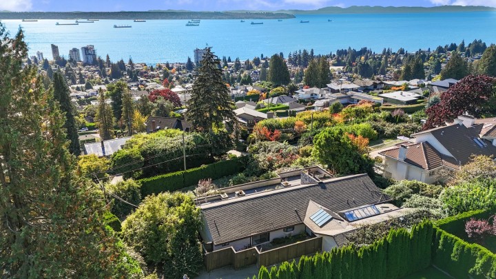 Photo 17 at 2237 Palmerston Avenue, Queens, West Vancouver