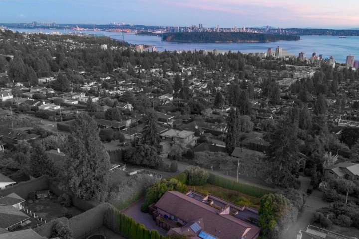 Photo 7 at 2237 Palmerston Avenue, Queens, West Vancouver