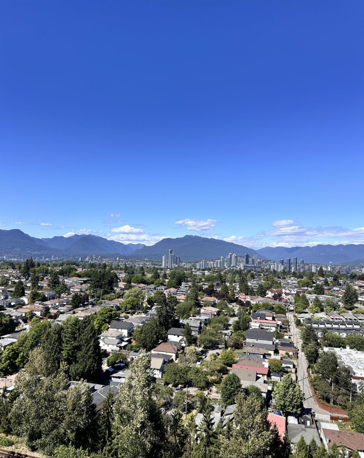 Photo 7 at 2409 - 3663 Crowley Drive, Collingwood VE, Vancouver East