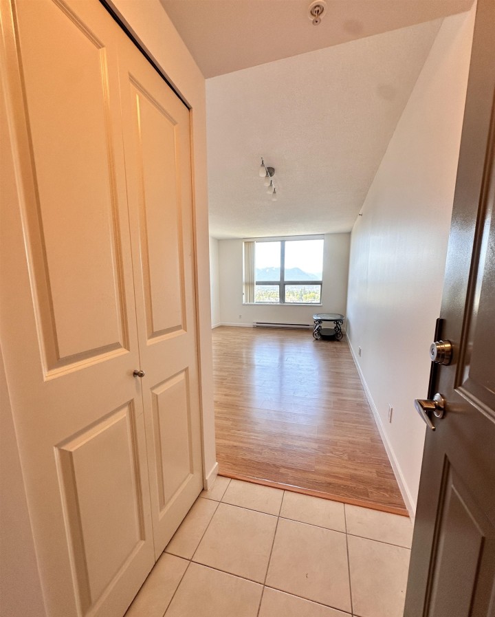 Photo 5 at 2409 - 3663 Crowley Drive, Collingwood VE, Vancouver East