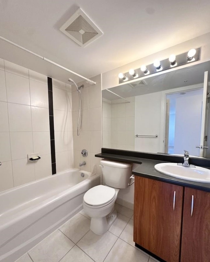 Photo 8 at 2409 - 3663 Crowley Drive, Collingwood VE, Vancouver East