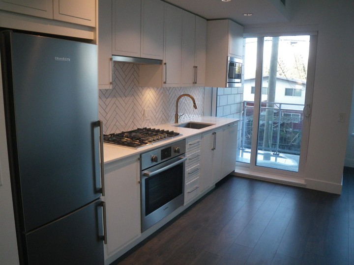 Photo 6 at 316 - 2435 Kingsway, Collingwood VE, Vancouver East