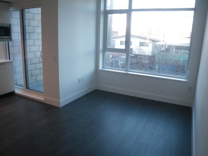 Photo 5 at 316 - 2435 Kingsway, Collingwood VE, Vancouver East