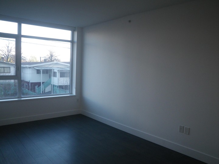 Photo 4 at 316 - 2435 Kingsway, Collingwood VE, Vancouver East