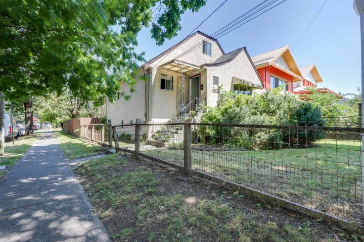 Photo 3 at 2305 Turner Street, Hastings, Vancouver East