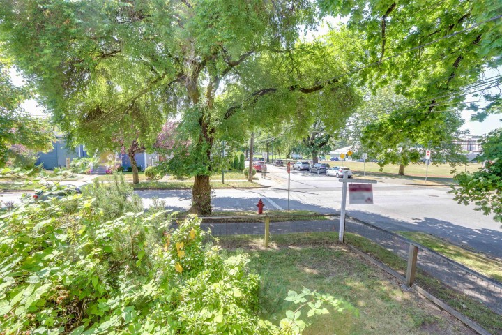 Photo 4 at 2305 Turner Street, Hastings, Vancouver East