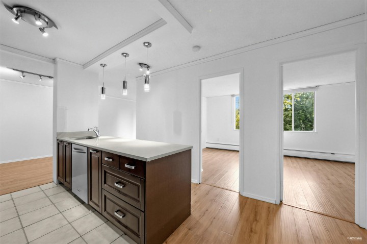 Photo 3 at 707 - 2008 Fullerton Avenue, Pemberton NV, North Vancouver