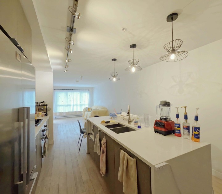 Photo 2 at 208 - 5555 Dunbar Street, Dunbar, Vancouver West