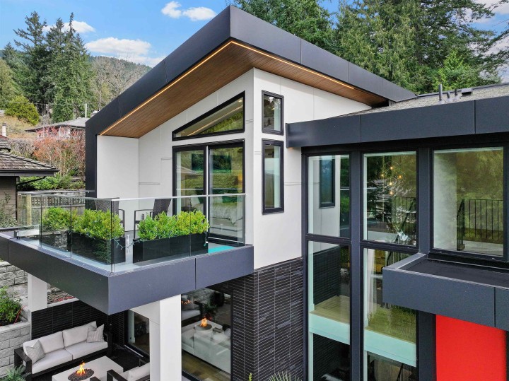 Photo 3 at 4528 Skyline Drive, Canyon Heights NV, North Vancouver