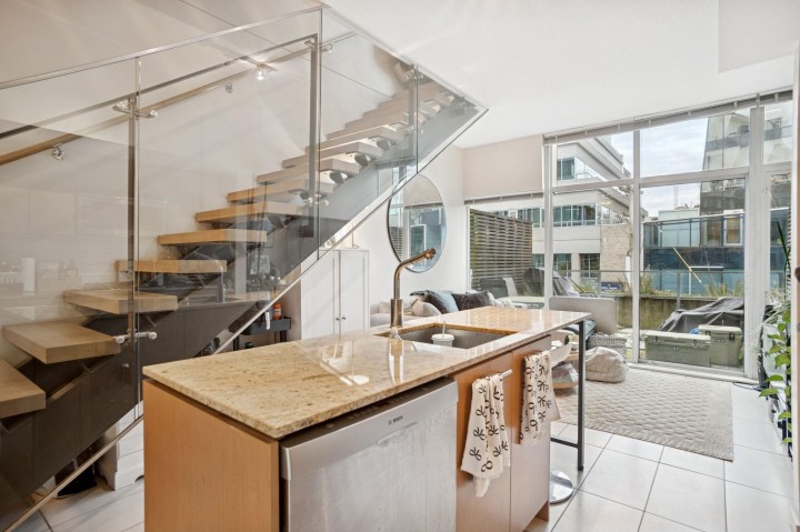 Photo 12 at 205 - 522 8th Avenue, Fairview VW, Vancouver West