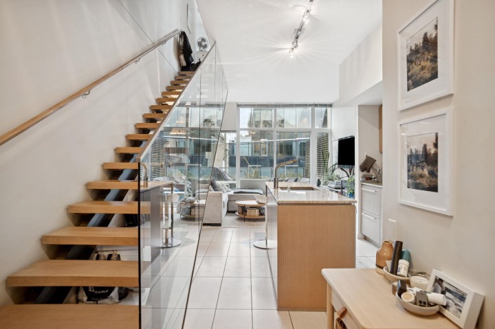 Photo 11 at 205 - 522 8th Avenue, Fairview VW, Vancouver West