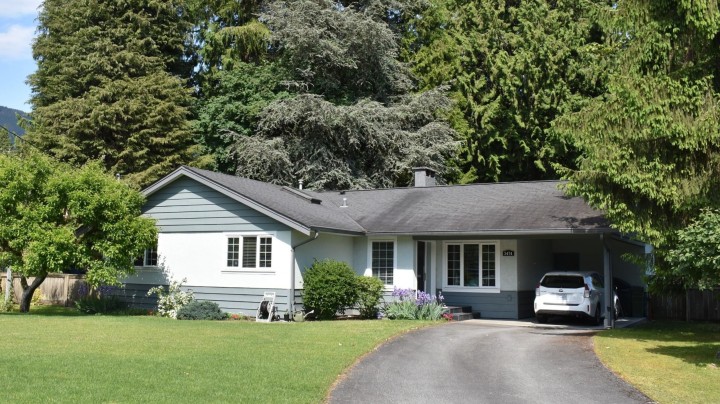 Photo 1 at 3474 Greentree Lane, Edgemont, North Vancouver