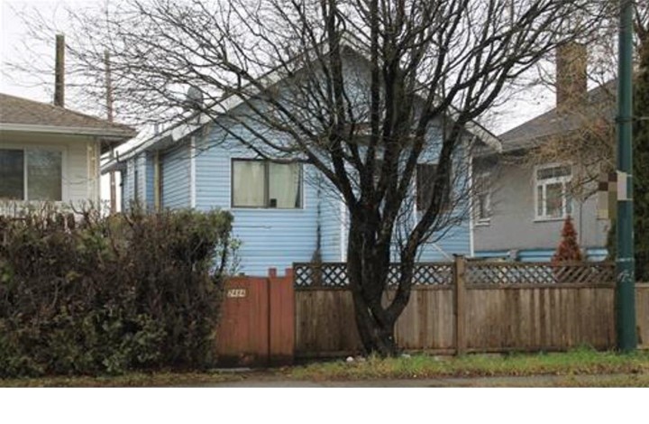 Photo 1 at 2472 E 41st Avenue, Collingwood VE, Vancouver East
