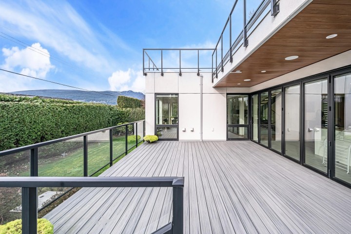 Photo 3 at 4275 Chelsea Crescent, Forest Hills NV, North Vancouver