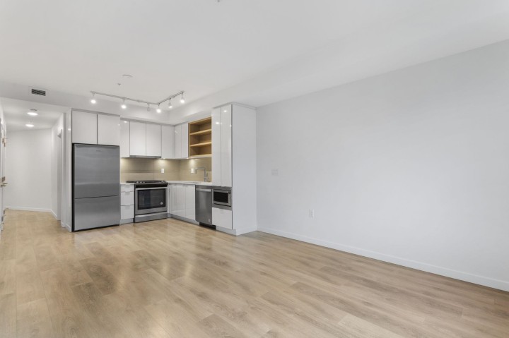 Photo 13 at 201 - 725 Marine Drive, Harbourside, North Vancouver