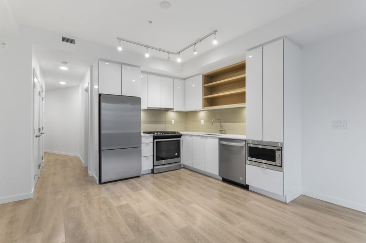 Photo 14 at 201 - 725 Marine Drive, Harbourside, North Vancouver