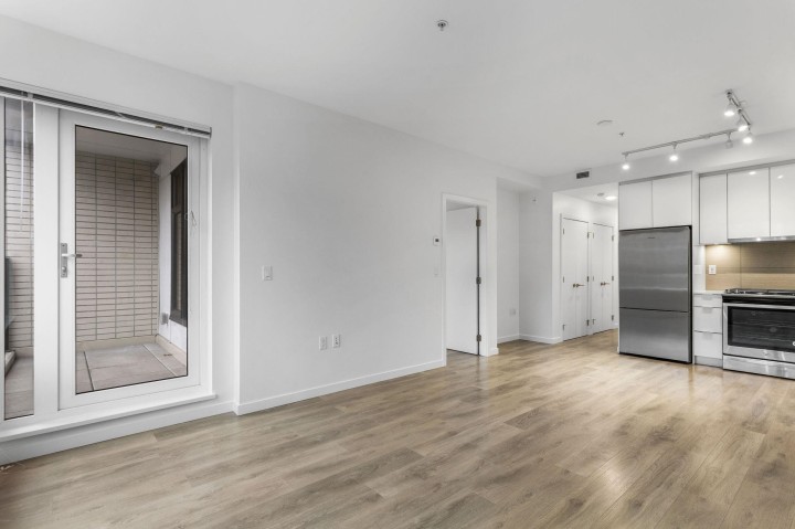 Photo 11 at 201 - 725 Marine Drive, Harbourside, North Vancouver