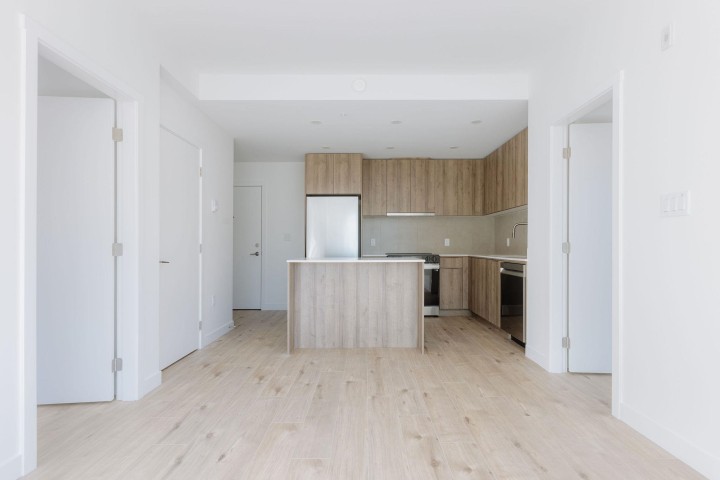 Photo 3 at 305 - 3594 Malsum Drive, Roche Point, North Vancouver