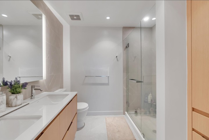 Photo 13 at 107 - 1500 Fern Street, Lynnmour, North Vancouver