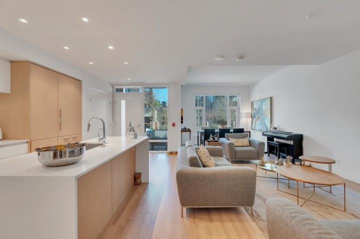 Photo 4 at 107 - 1500 Fern Street, Lynnmour, North Vancouver