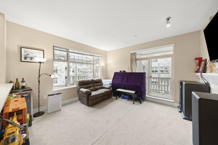 Photo 2 at 218 - 2083 W 33 Road, Quilchena, Vancouver West