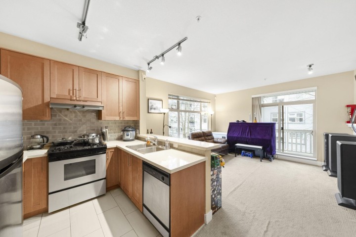 Photo 7 at 218 - 2083 W 33 Road, Quilchena, Vancouver West