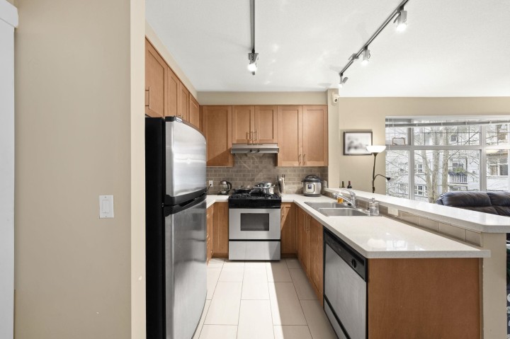 Photo 8 at 218 - 2083 W 33 Road, Quilchena, Vancouver West