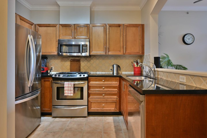 Photo 5 at 407 - 2175 Salal Drive, Kitsilano, Vancouver West