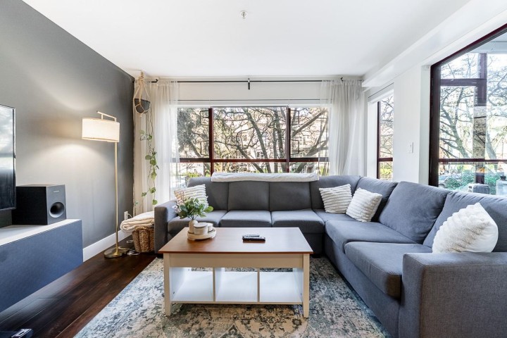 Photo 3 at 203 - 2140 W 12th Street, Kitsilano, Vancouver West